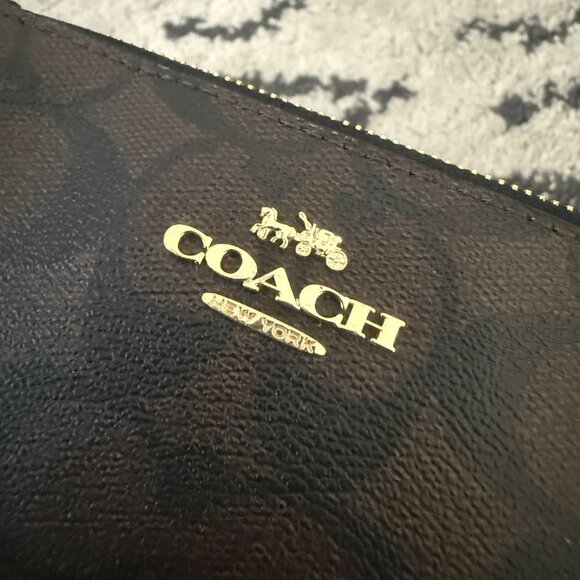 coach Large Corner Zip Wristlet In Signature Canvas 6648 - Picture 4 of 5